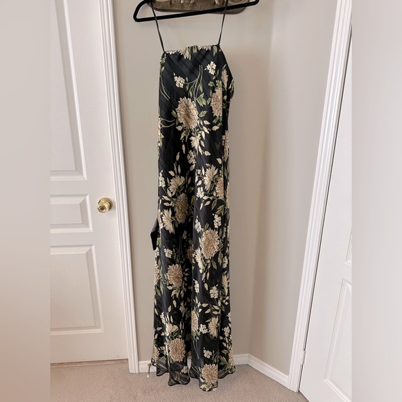 BCBGMaxAzria Dresses & Skirts - Bcbg strapless maxi gown. Black with green and gold large print. Size S fits S-M